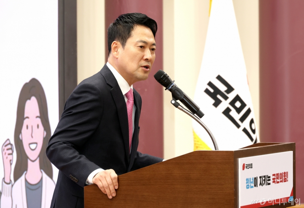 [서울=뉴시스] 김금보 기자 = 장동혁 국민의힘 대표가 17일 오후 서울 여의도 국회 의원회관에서 열린 '국민의힘 중앙청년위원회·중앙대학생위원회·전국청년지방의원협의회 합동발대식'에서 발언을 하고 있다. 2026.03.17. kgb@newsis.com /사진=김금보