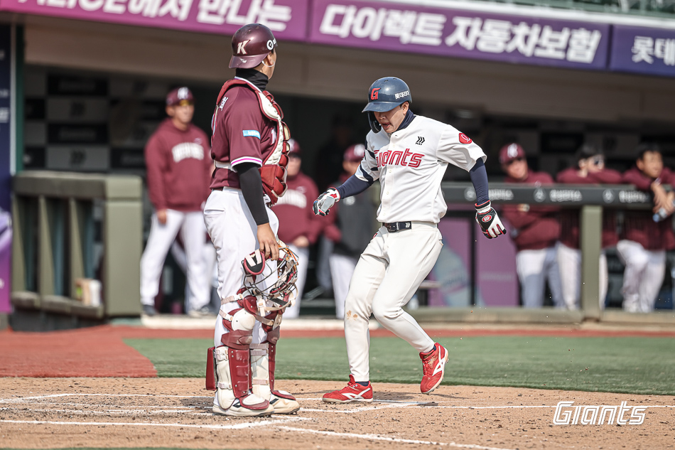 17일 롯데 자이언츠-키움 히어로즈 시범경기 모습. /사진=롯데 자이언츠 제공