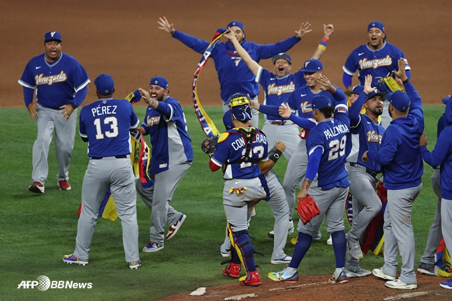 기뻐하는 베네수엘라 선수들. /AFPBBNews=뉴스1