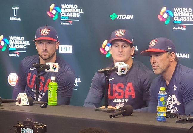 사전 기자회견에 나선 알렉스 브레그먼(왼쪽부터), 로만 앤서니, 마크 데로사 미국 감독. /사진=박수진 기자