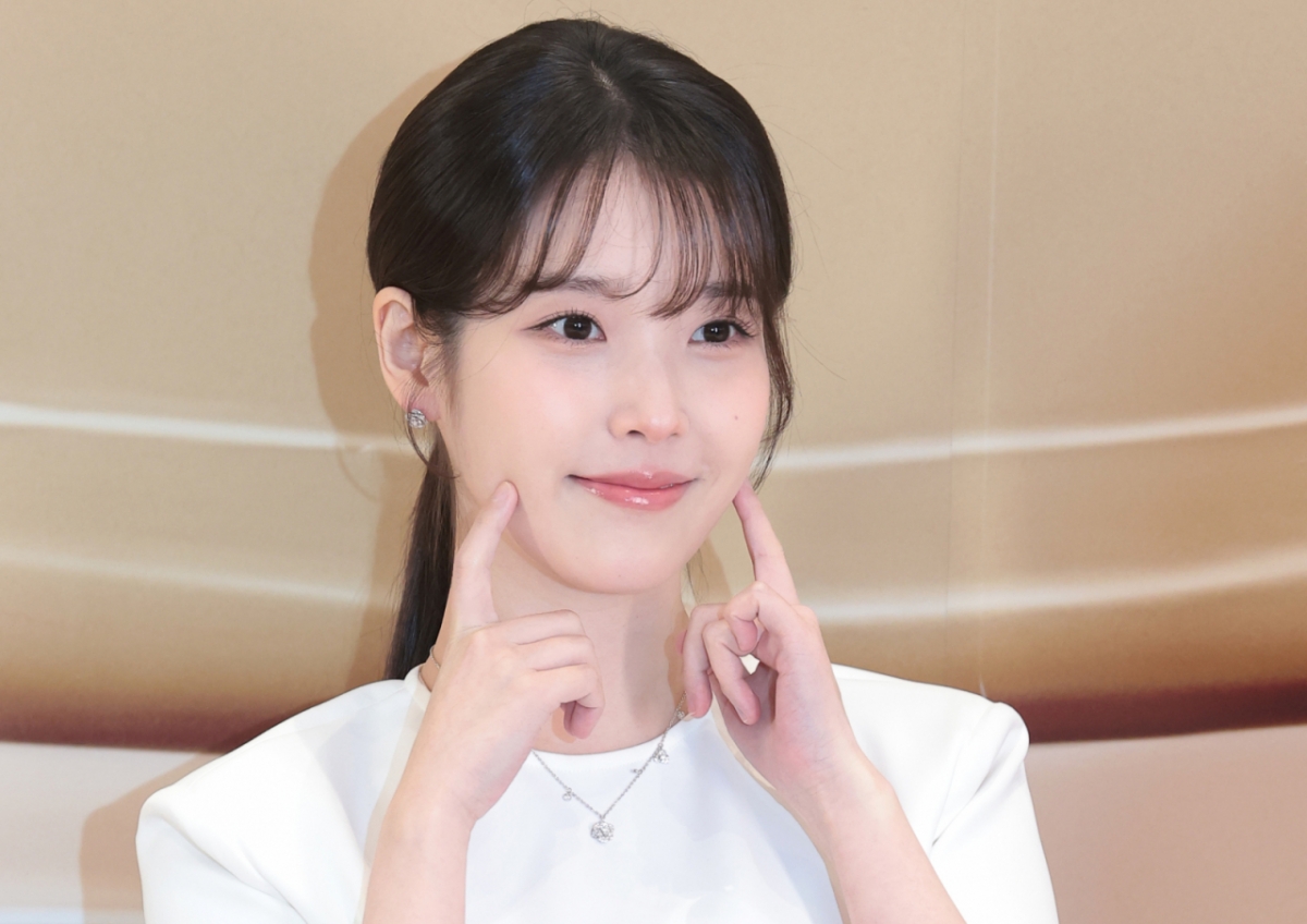 가수 겸 배우 아이유가 올해 보유세로만 1억5000만원을 내게 됐다. 그가 보유한 서울 강남구 청담동 '에테르노청담' 공시가격이 125억원 이상 오른 영향이다. /사진=뉴스1