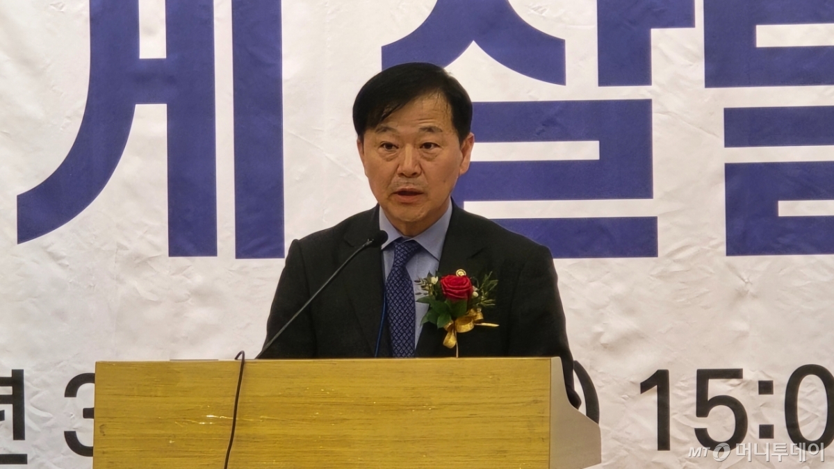 이형훈 보건복지부 제2차관이 18일 서울 여의도 국회에서 대한의사협회(의협)와 여당 주최로 열린 '의료 민·형사소송 개선방안 공청회'에서 축사하고 있다. /사진=홍효진 기자