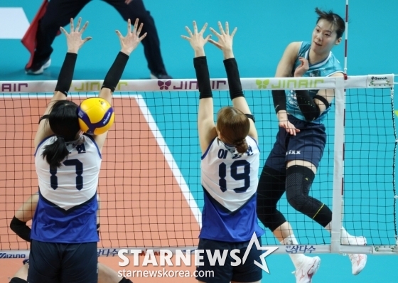 유서연(맨 오른쪽). /사진=김진경 대기자