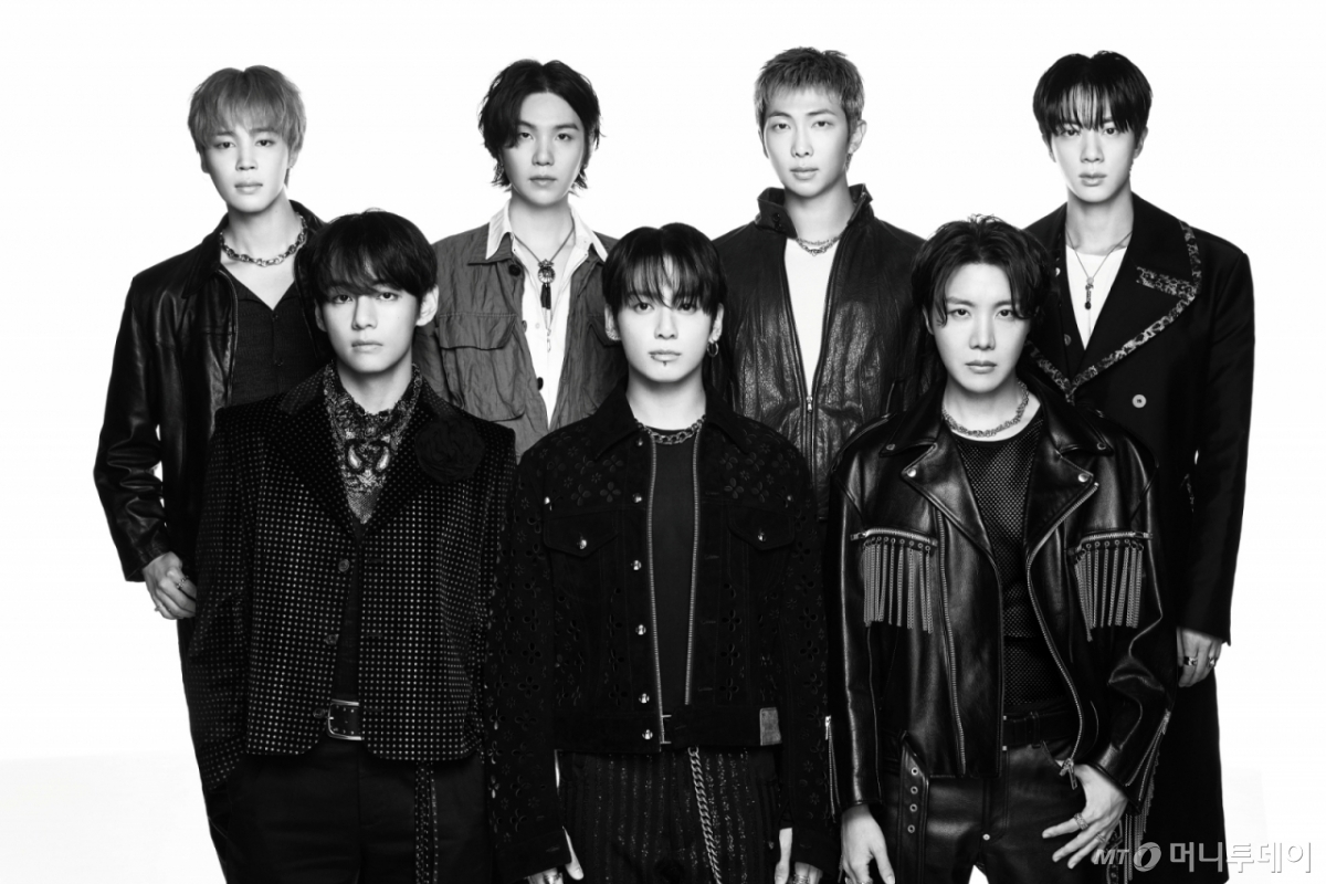 그룹 방탄소년단(BTS)이 20일 2022년 6월 앤솔러지 앨범 'Proof' 이후 3년 9개월만에 정규 5집 앨범 '아리랑'(ARIRANG)을 발표했다. (빅히트뮤직 제공, 재판매 및 DB 금지)/사진=뉴스1