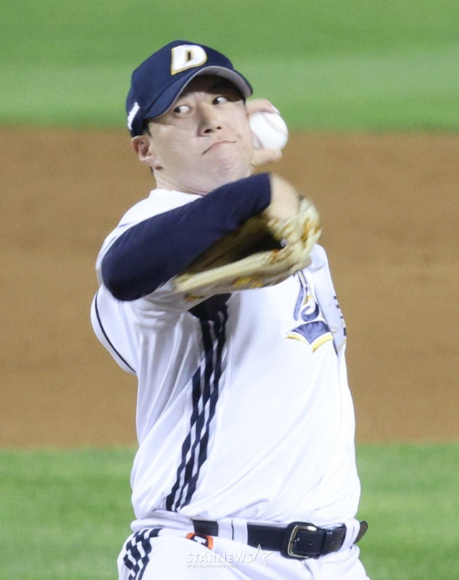 고효준이 지난해 두산 베어스에서 역투하는 모습. /사진=김진경 대기자