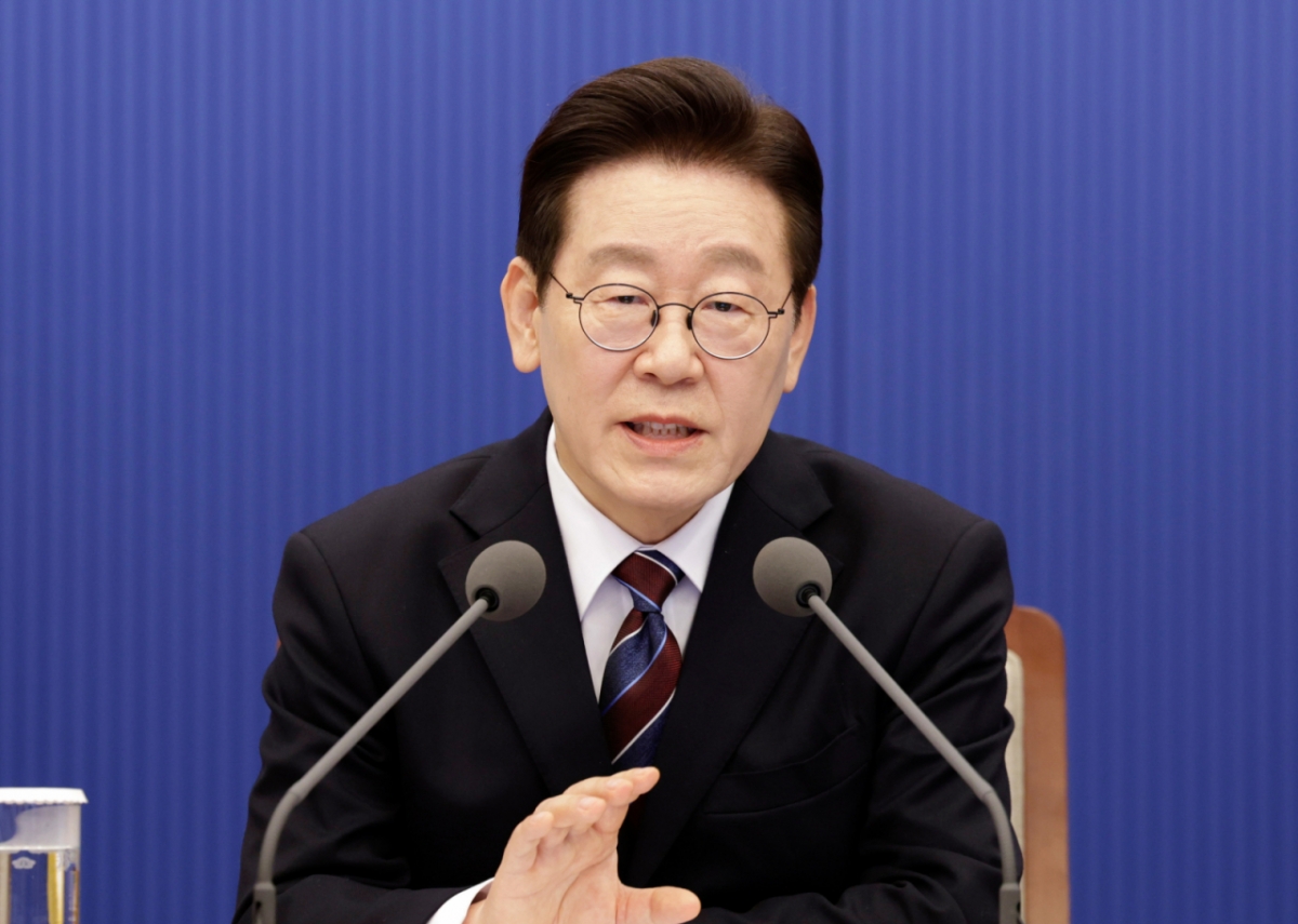 (서울=뉴스1) 허경 기자 = 이재명 대통령이 26일 청와대 여민관에서 열린 수석보좌관회의에서 발언하고 있다. (청와대통신사진기자단) 2026.2.26/뉴스1 Copyright © 뉴스1. All rights reserved. 무단 전재 및 재배포, AI학습 이용 금지. /사진=(서울=뉴스1) 허경 기자