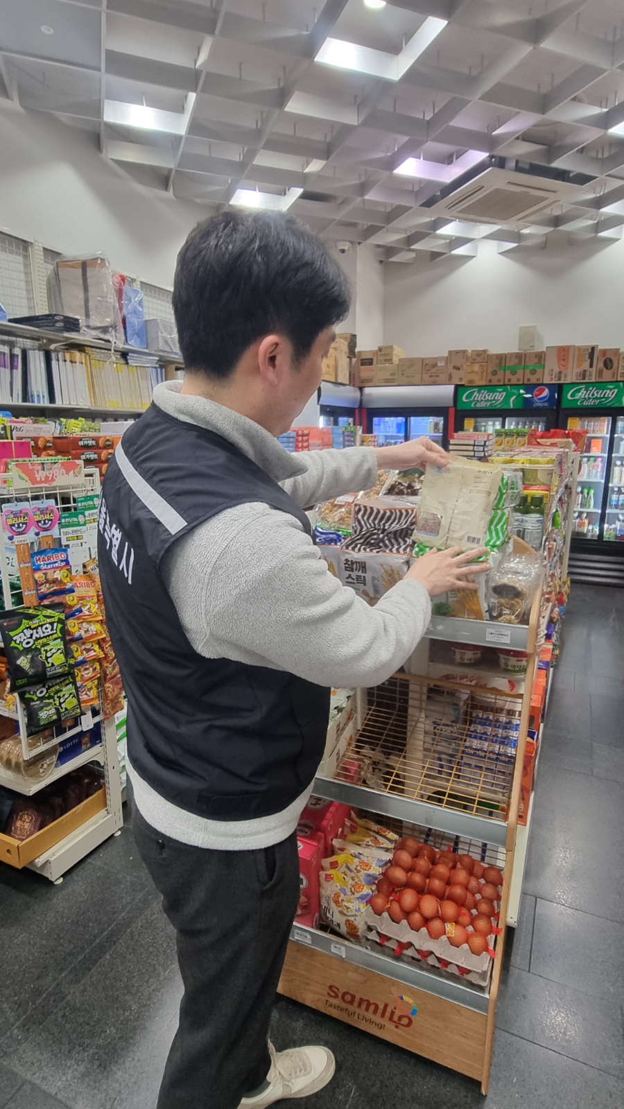 서울시 식품안전단속반의 점검 모습. /사진제공=서울시