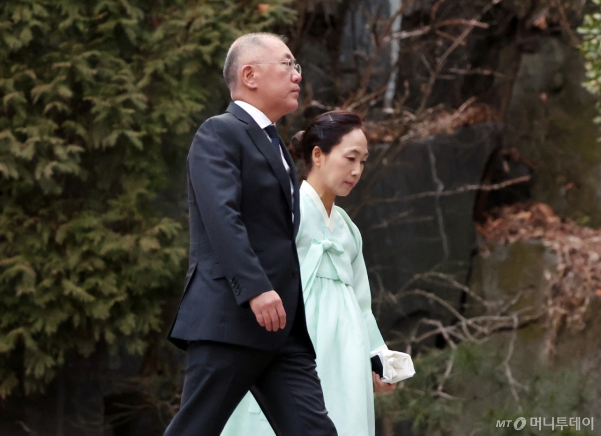 故정주영 명예회장 25주기…범현대가 한자리에