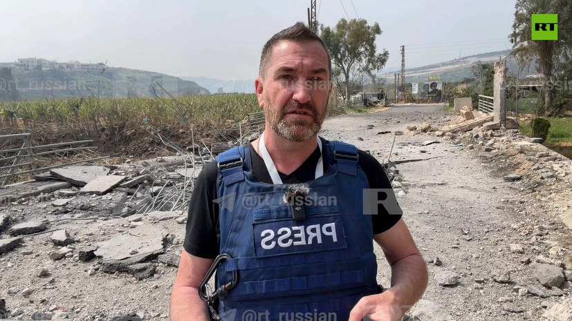 러시아 국영 RT 소속 기자 스위니가 레바논 남부에서 중계하던 도중 이스라엘 공습을 받았다. /사진=RT X(옛 트위터) 갈무리