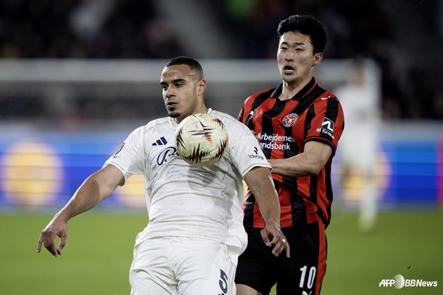 조규성(오른쪽). /AFPBBNews=뉴스1