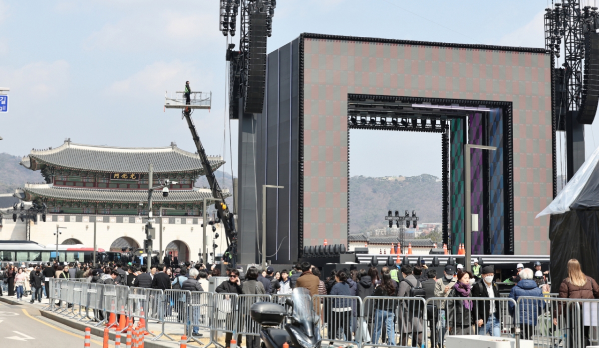 그룹 방탄소년단(BTS) 완전체 컴백 공연이 하루 앞으로 다가온 지난 20일 서울 광화문광장에 무대 준비가 한창이다. 2026.3.20 /사진=뉴스1