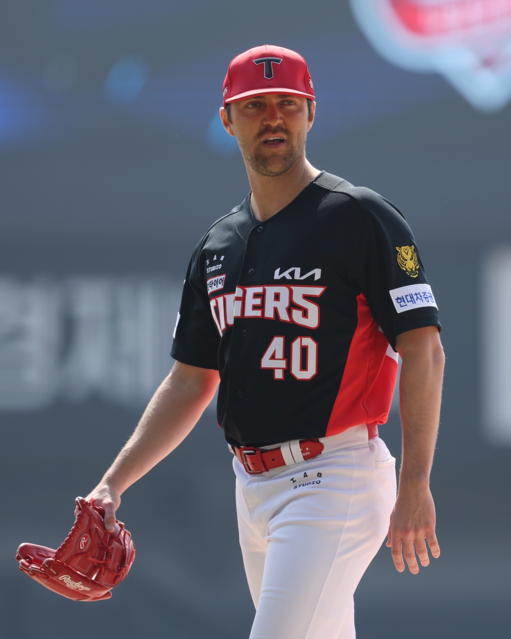 KIA 에이스 네일이 21일 서울 잠실구장에서 열린 두산과 2026 신한 SOL KBO 리그 시범경기에서 투구 후 더그아웃으로 향하고 있다. /사진=KIA 타이거즈 제공