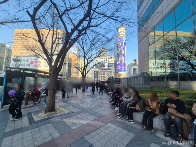 '대기소'가 된 광화문 일대 버스 정류장. /사진=박진호 기자.