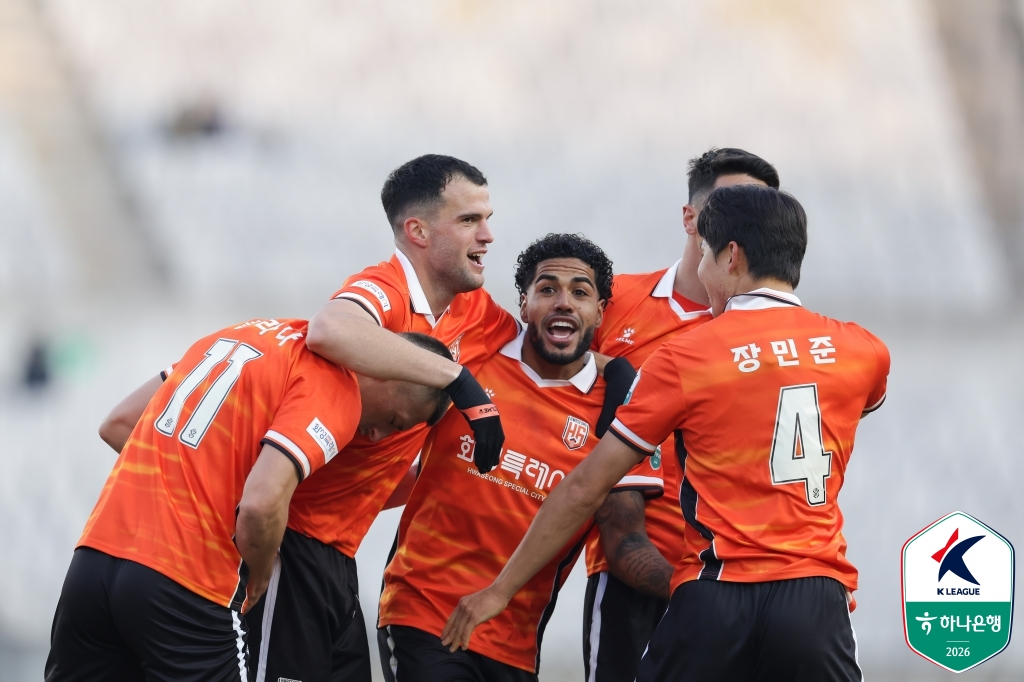 화성FC 선수단. /사진=한국프로축구연맹 제공