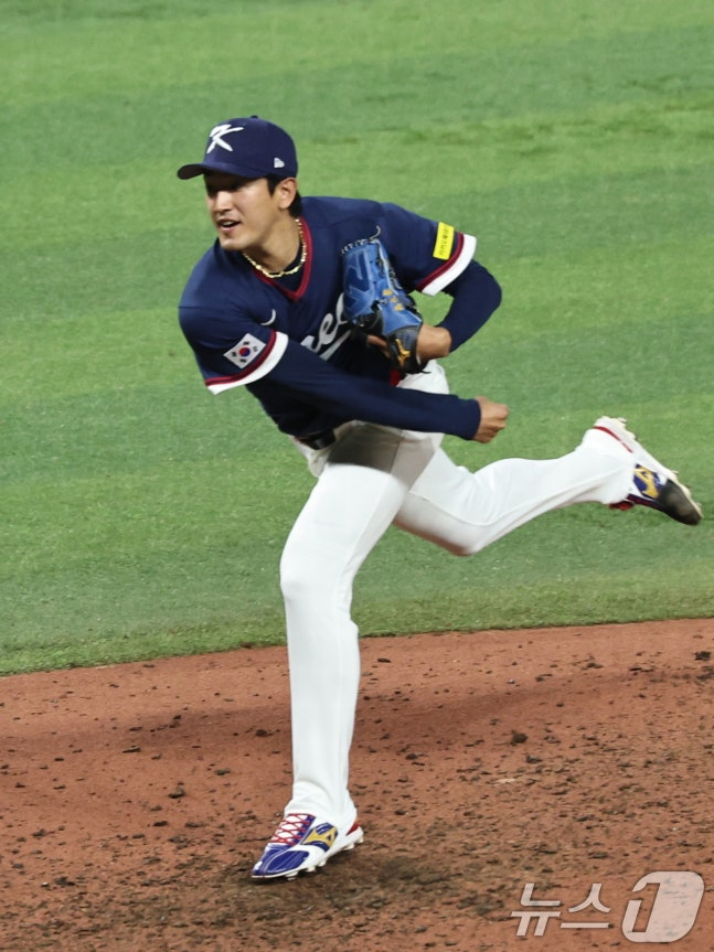 고영표가 지난 14일(한국시간) 미국 플로리다주 마이애미 론디포파크에서 열린 2026 월드베이스볼클래식(WBC) 8강전 도미니카 공화국을 상대로 역투했다. /사진=뉴스1 제공