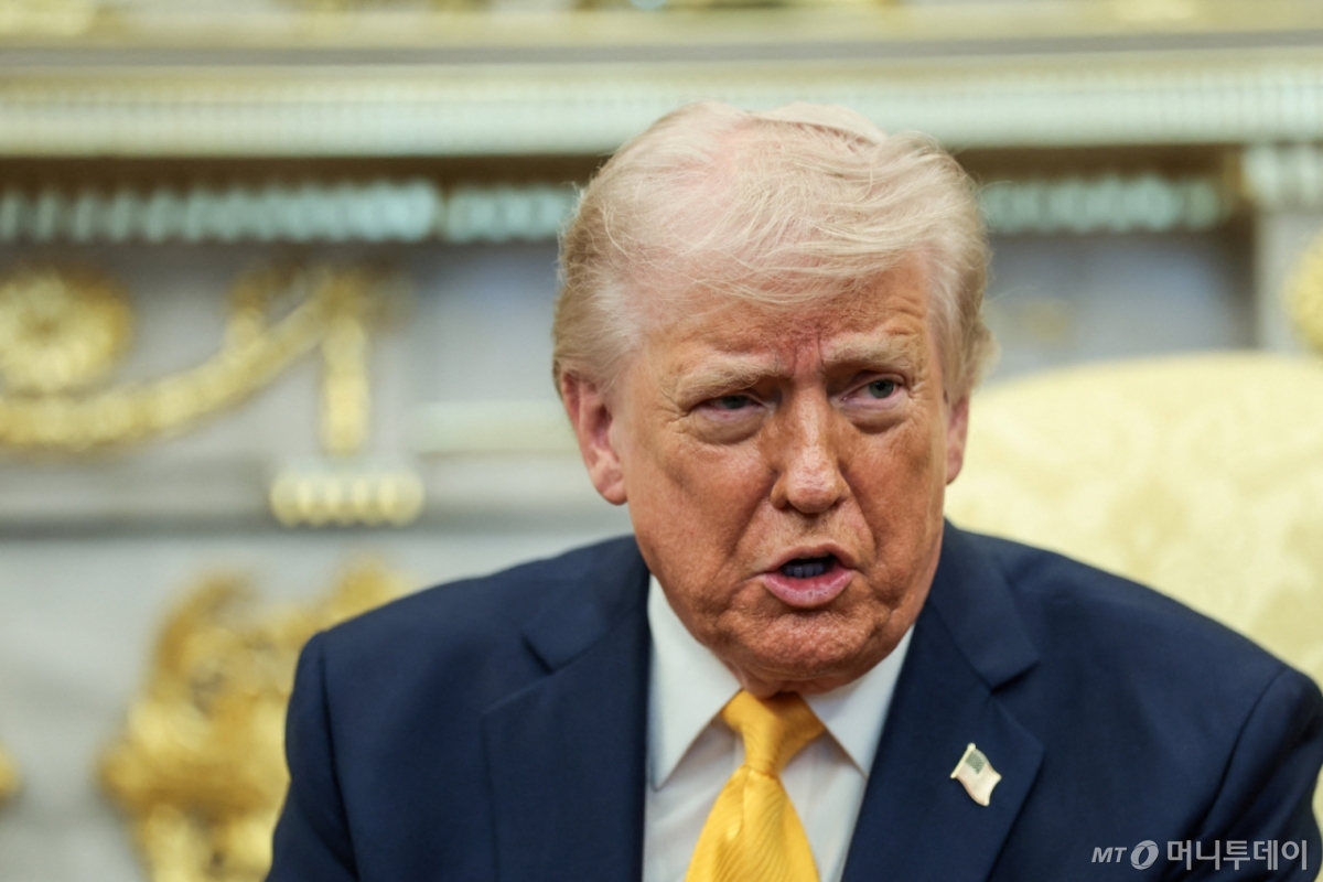 도널드 트럼프 미국 대통령이 19일(현지시간) 미국 워싱턴 백악관 오벌오피스에서 다카이치 사나에 일본 총리와 정상회담을 하고 있다. /사진=뉴스1