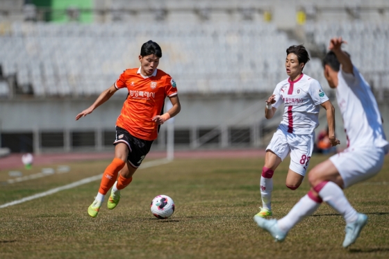 용인FC와 화성FC 경기 중.  /사진=화성FC 제공