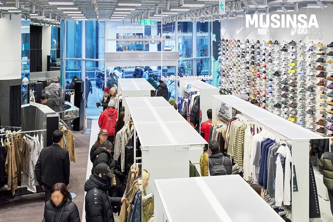 무신사 스토어 명동 내부