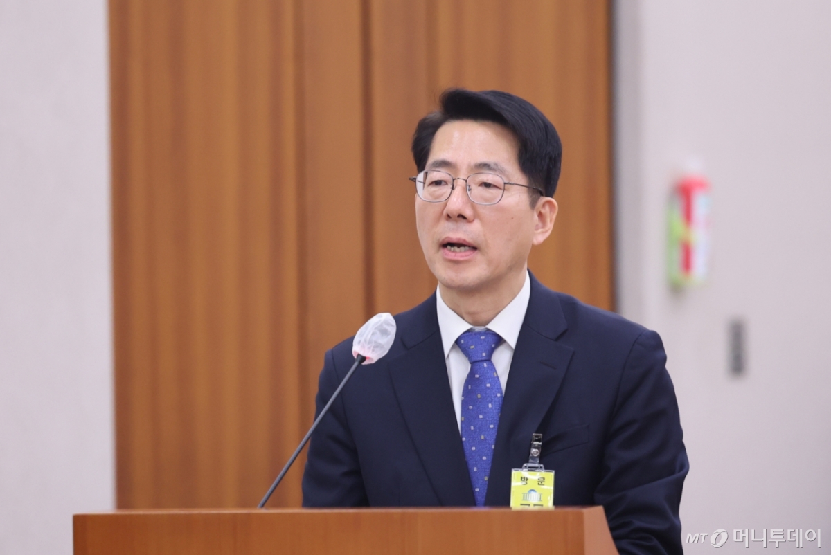 황종우 해양수산부장관 후보자가 23일 서울 여의도 국회에서 열린 제433회국회(임시회) 농림축산식품해양수산위원회 인사청문회에 출석해 인사말을 하고 있다./사진=뉴스1.