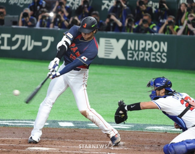 만루 홈런 타격 장면. /사진=강영조 선임기자