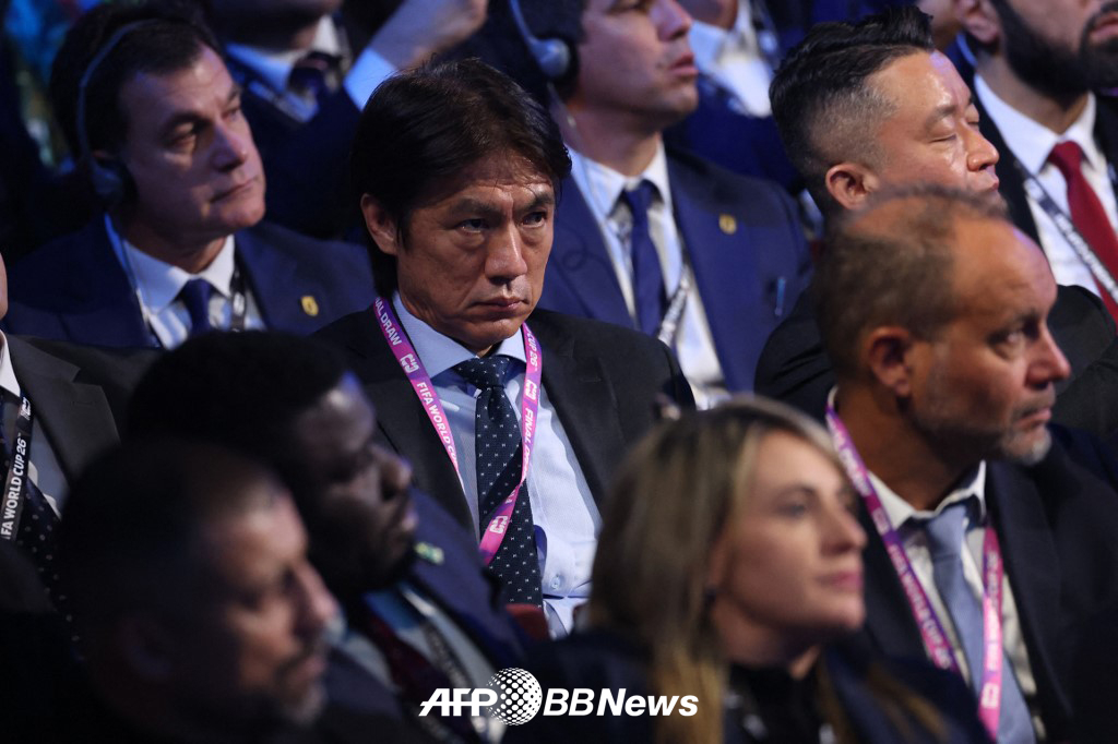 지난해 12월 2026 FIFA 북중미 월드컵 조별리그 조 추첨 당시 홍명보 감독의 모습. /AFPBBNews=뉴스1