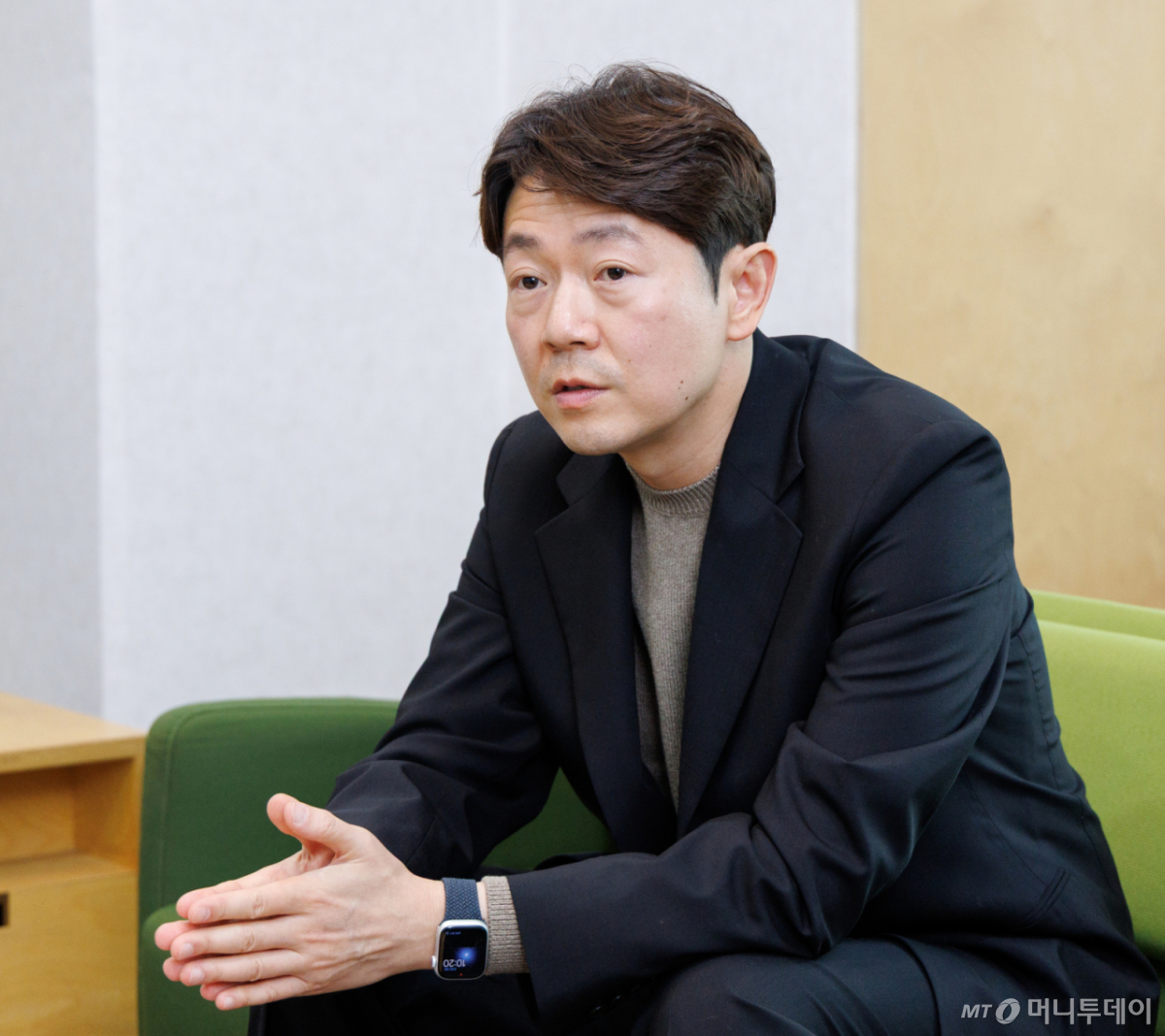 김재석 에이앤유디자인그룹건축사무소 대표가 머니투데이와 인터뷰를 하고 있다. /사진=이기범 기자 leekb@