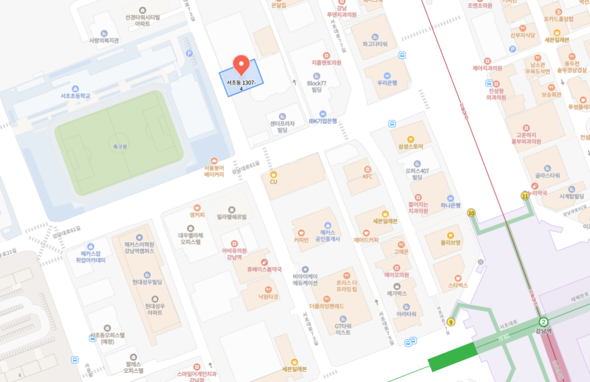 네이버지도에 표시된 해당 부지는 강남역 인근 서초초등학교를 마주하고있다. /네이버지도 화면 갈무리.