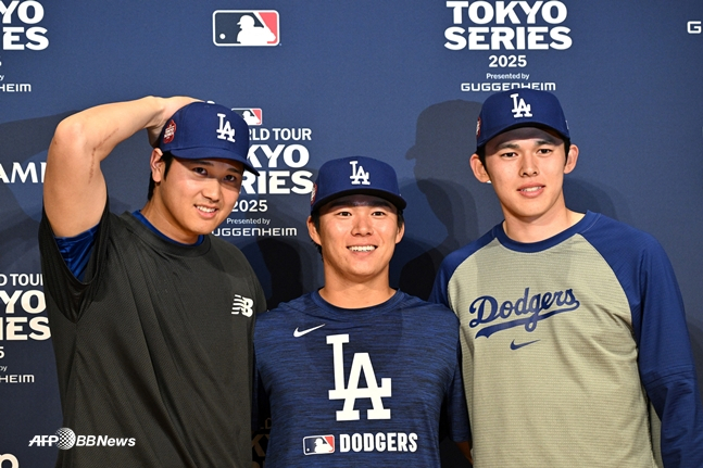 2025년 3월 MLB 월드 투어 도쿄 시리즈에 참가한 LA 다저스의 일본인 오타니(왼쪽부터)와 야마모토, 사사키. /AFPBBNews=뉴스1