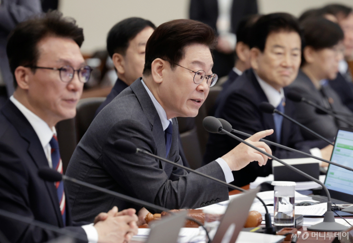 (서울=뉴스1) 허경 기자 = 이재명 대통령이 24일 청와대에서 열린 국무회의에서 발언하고 있다. (청와대통신사진기자단) 2026.3.24/뉴스1  Copyright © 뉴스1. All rights reserved. 무단 전재 및 재배포,  AI학습 이용 금지. /사진=(서울=뉴스1) 허경 기자