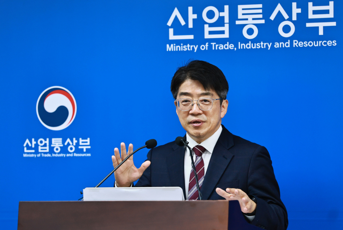 양기욱 산업통상부 산업자원안보실장은 24일 정부세종청사에서 중동 상황 관련 브리핑을 하고 있다. /사진제공=산업통상부 
