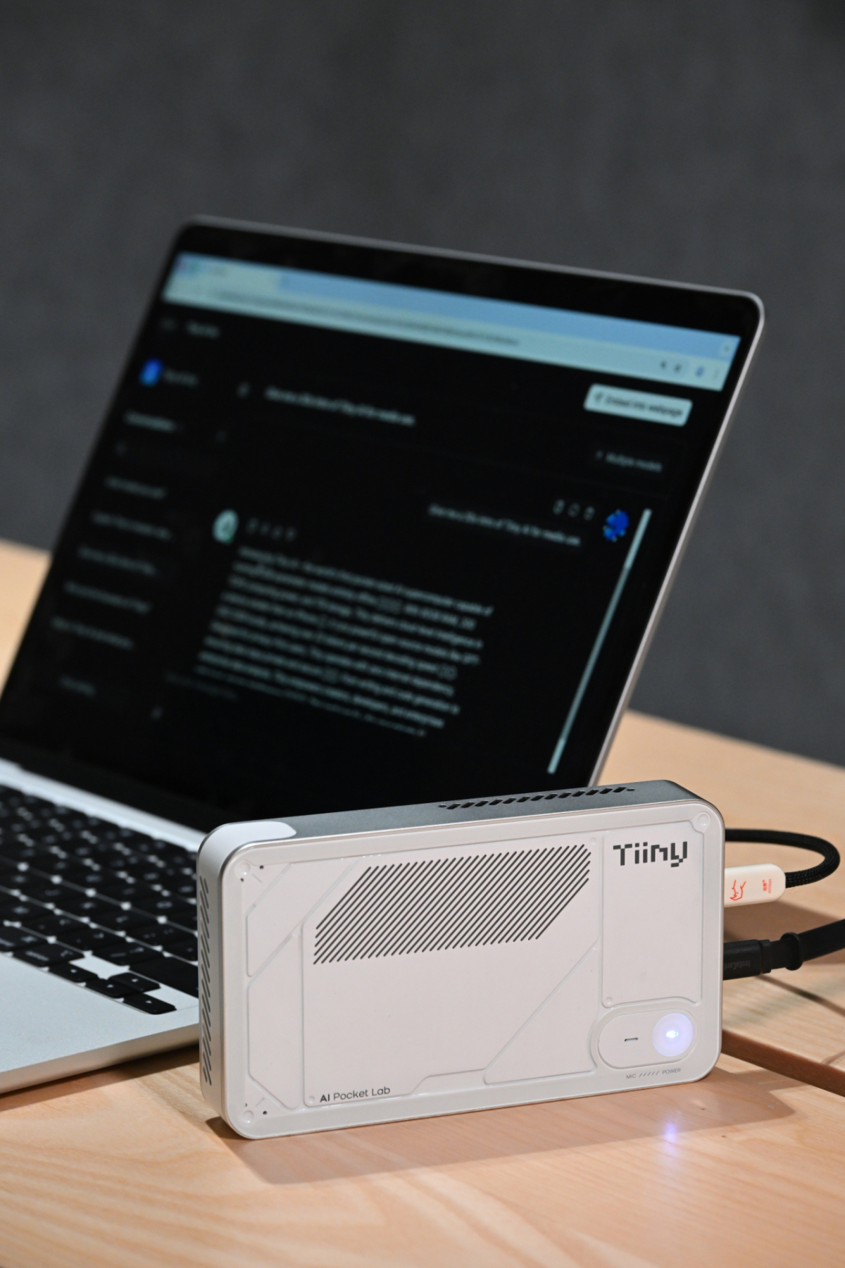초소형 슈퍼컴퓨터 개발 스타트업 '타이니AI'의 제품 '포켓랩' 사진/사진=타이니AI 제공