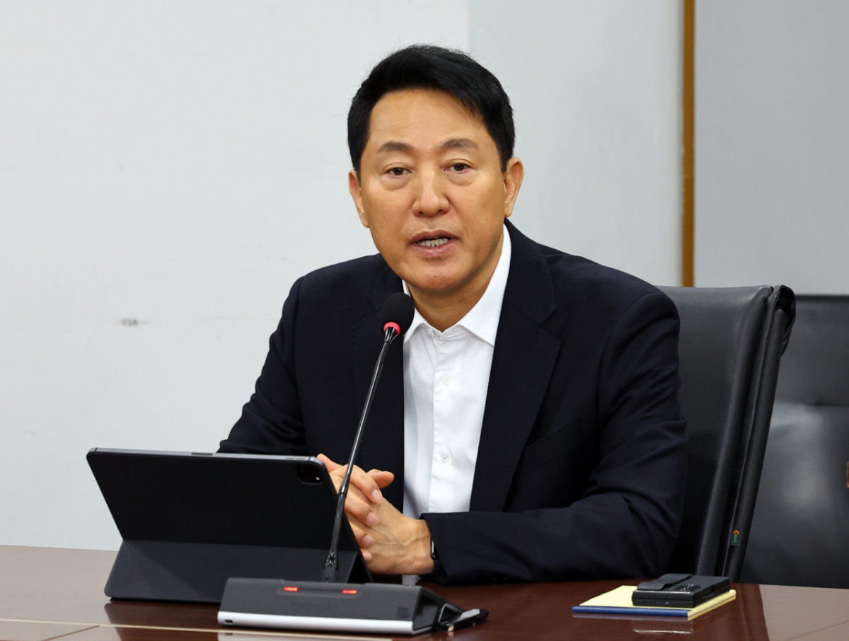 오세훈 서울시장이 지난 23일 서울 중구 서울시청에서 열린 중동 상황 대응 서울시 비상경제대책 회의에서 발언하고 있다. /사진=뉴시스