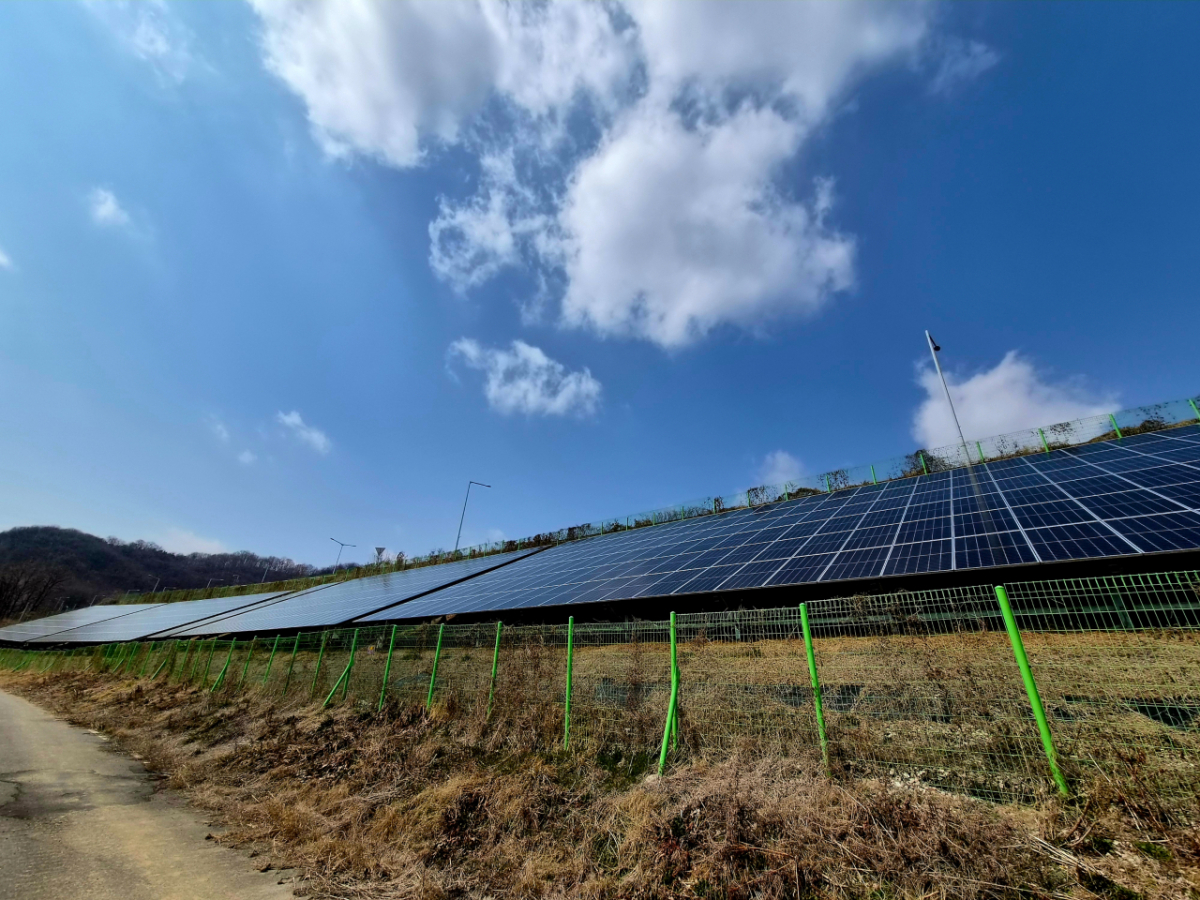 안성 소동산마을의 마을 태양광 발전소 전경/사진=권다희 기자