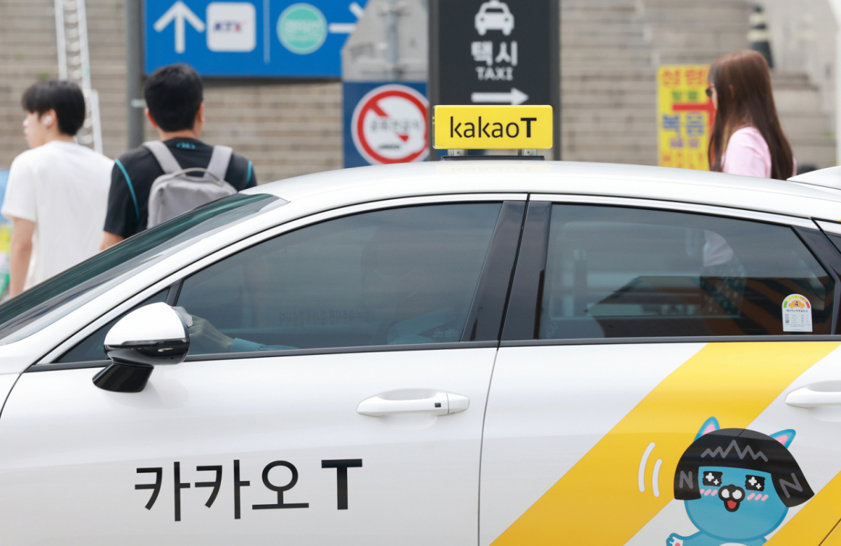 지난해 5월28일 서울 중구 서울역 택시 승강장에 정차한 카카오 택시. /사진=뉴스1.