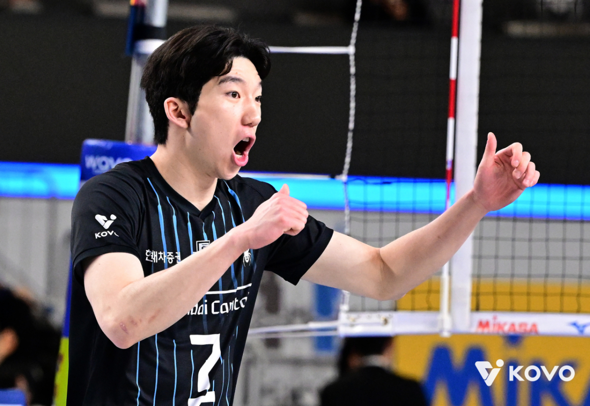 현대캐피탈 허수봉이 27일 천안유관순체육관에서 열린 프로배구 V-리그 남자부 플레이오프 1차전 우리카드전에서 득점에 성공한 뒤 기뻐하고 있다. /사진=한국배구연맹 제공