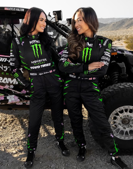 카일리 마리 월튼(왼쪽)과 제이니 리(왼쪽). /사진=더선 갈무리