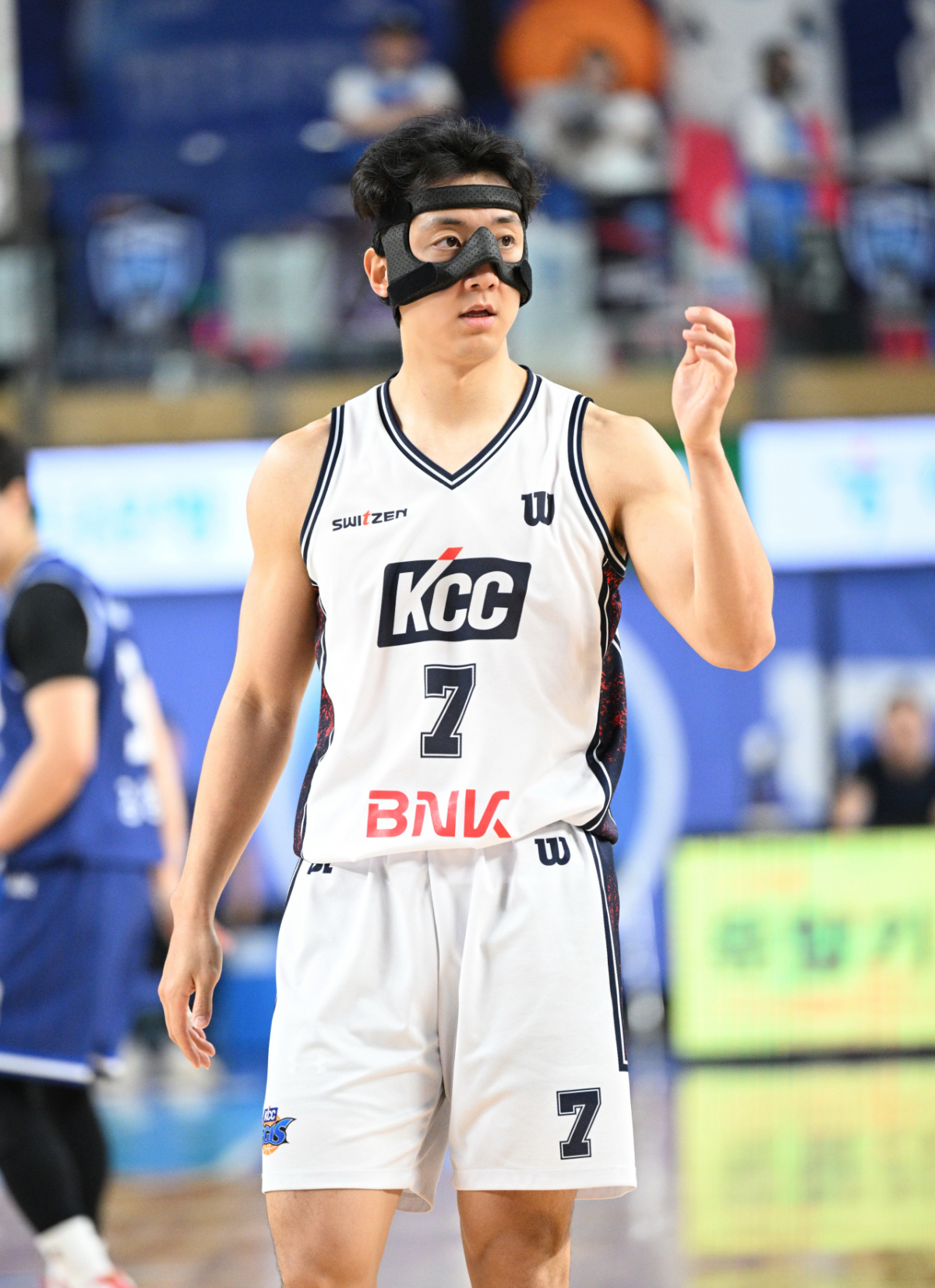 부산KCC 허웅이 코뼈 골절 부상 후 마스크를 쓰고 복귀했다. /사진=KBL 제공