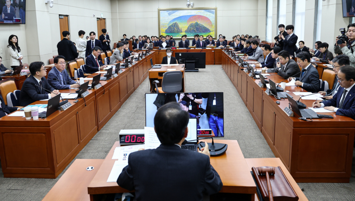 31일 서울 여의도 국회에서 열린 제433회 국회(임시회) 정무위원회 전체회의에서 윤한홍 위원장이 회의를 주재하고 있다. /사진=뉴스1
