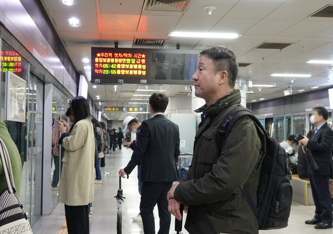 한병도 더불어민주당 원내대표가 31일 오전 지하철을 타고 국회로 출근하는 모습. /사진=한병도 원내대표 SNS