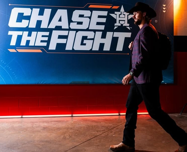 출근하는 와이스의 모습. /사진=와이스 공식 SNS