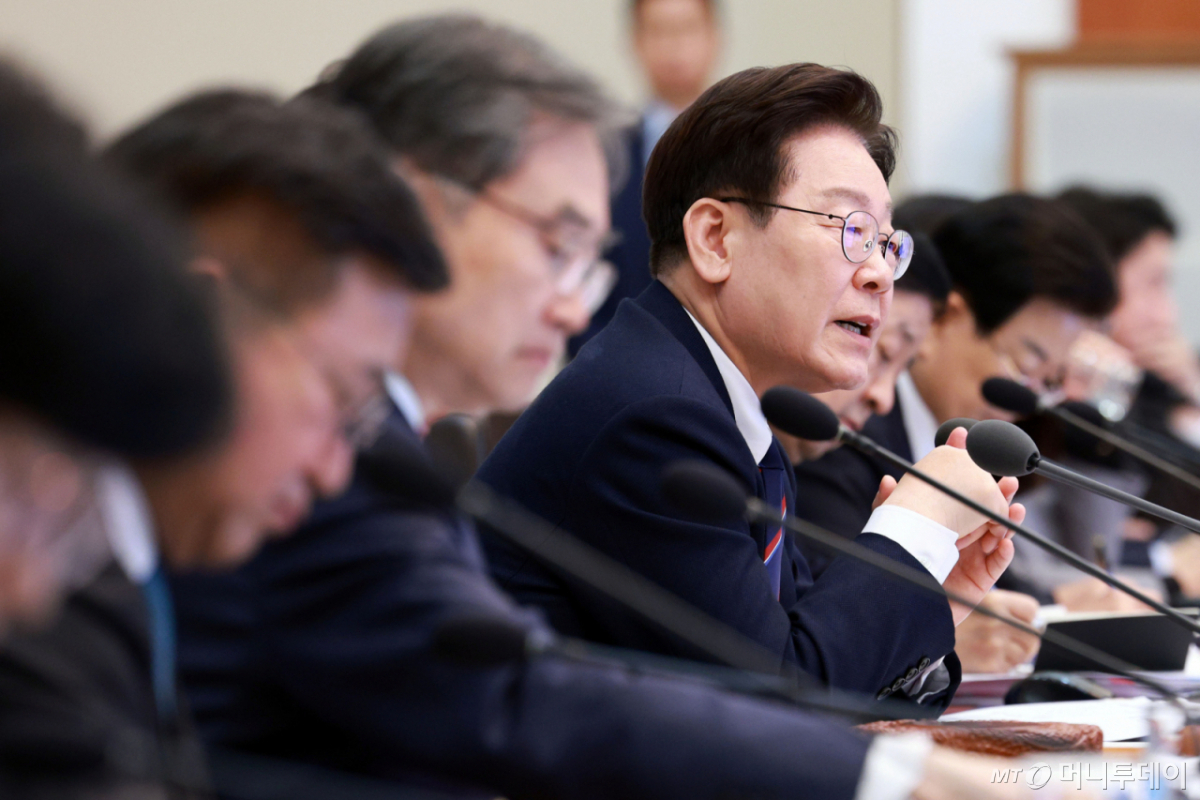 (서울=뉴스1) 허경 기자 = 이재명 대통령이 31일 청와대에서 열린 국무회의에서 발언하고 있다. (청와대통신사진기자단) 2026.3.31/뉴스1  Copyright © 뉴스1. All rights reserved. 무단 전재 및 재배포,  AI학습 이용 금지. /사진=(서울=뉴스1) 허경 기자