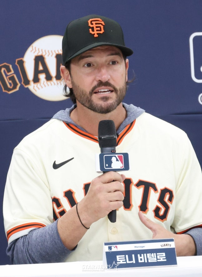 지난 1월 내한한 토니 바이텔로 감독. /사진=김진경 대기자