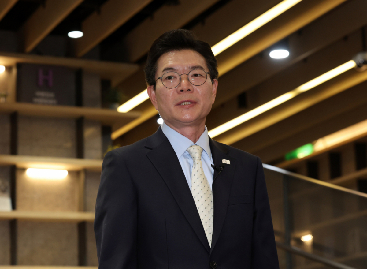 2026년 전국동시지방선거 서울시장에 도전하는 정원오 성동구청장이 지난 4일 오후 서울 성동구청 로비에서 퇴임 인사를 하고 있다. /사진=뉴시스