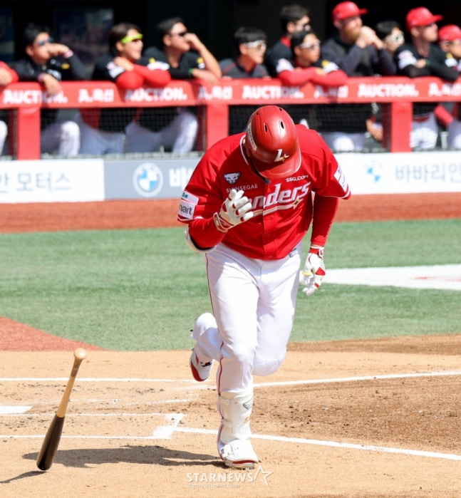 SSG 김재환. /사진=강영조 선임기자