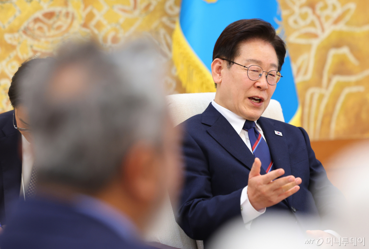 (서울=뉴스1) 허경 기자 = 이재명 대통령이 31일 청와대에서 미국 하원의원단을 접견하며 발언하고 있다. 2026.3.31/뉴스1  Copyright © 뉴스1. All rights reserved. 무단 전재 및 재배포,  AI학습 이용 금지. /사진=(서울=뉴스1) 허경 기자