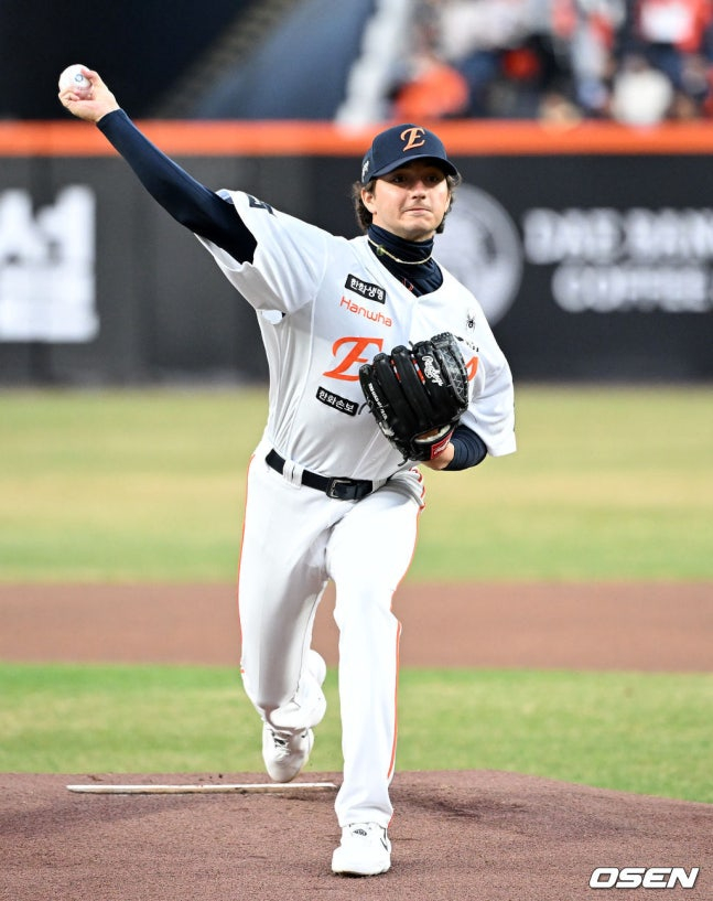 한화 화이트가 31일 KT전 1회 투구하고 있다. /사진=OSEN