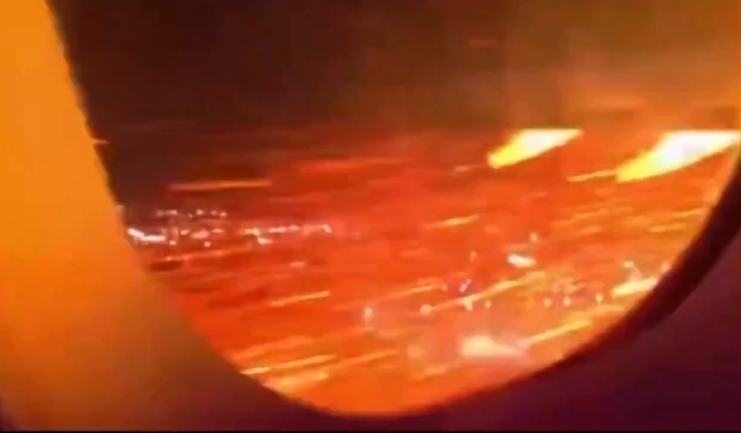 브라질 상파울루에서 미국 애틀랜타로 향하던 델타항공 여객기가 이륙 직후 엔진 화재로 긴급 회항했다. 사진은 이 항공기 탑승객이 촬영한 사고 당시 영상./사지=온라인 SNS 화면캡처.