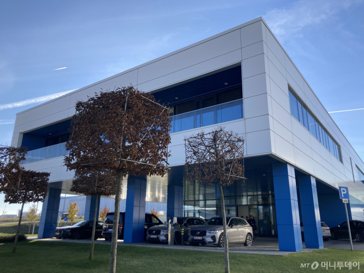 솔루스첨단소재 헝가리법인(VESH)의 모습 /사진=최경민