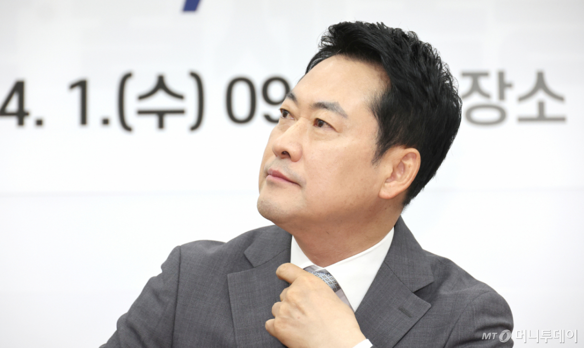 [서울=뉴시스] 김금보 기자 = 장동혁 국민의힘 대표가 1일 오전 서울 여의도 국회에서 열린 국민의힘 정책공모전 ‘국민의 아이디어, 정책이 됩니다’ 시상식에 참석해 있다. 2026.04.01.kgb@newsis.com /사진=김금보