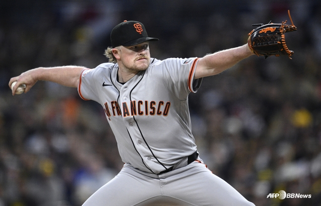 승리 투수가 된 로건 웹. /AFPBBNews=뉴스1